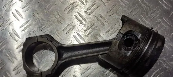 Renault Laguna I Piston with connecting rod