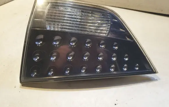 Tailgate rear/tail lights