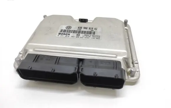 Volkswagen PASSAT B5 Engine control unit/module 038906019AJ 0281010303