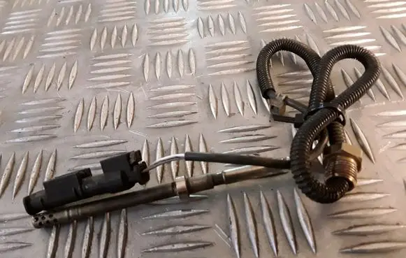 Mercedes-Benz E W211 Exhaust gas temperature sensor A0071532528
