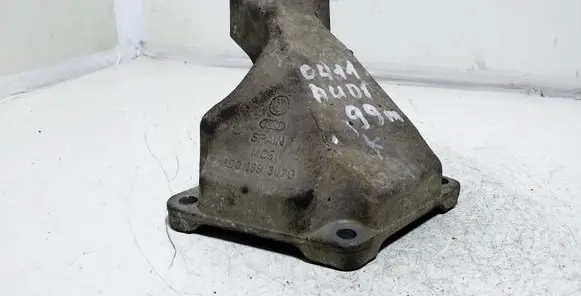 Audi A6 S6 C5 4B Engine mounting bracket 8D0199307