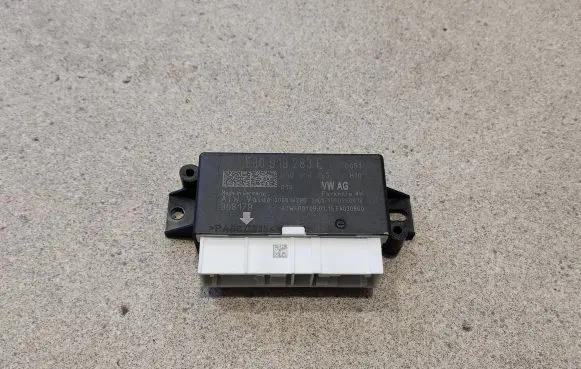Audi TT TTS RS Mk3 8S Parking PDC control unit/module 5Q0919283E