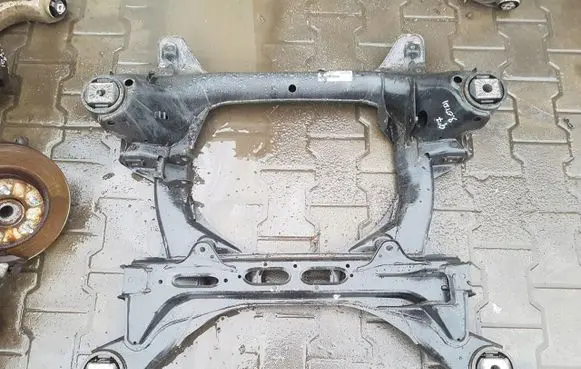 Audi Q7 4L Front subframe 7L0400025