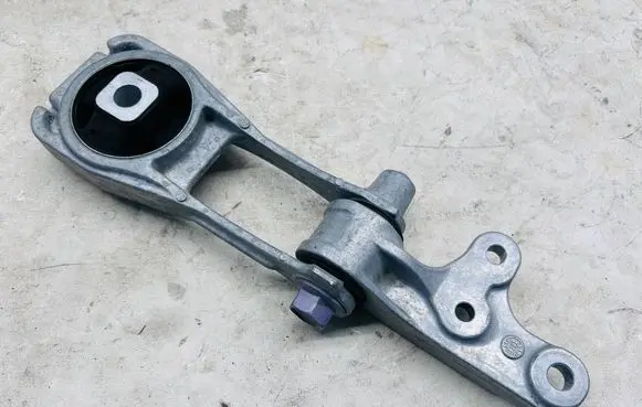 Toyota Yaris XP210 Engine mount vacuum valve 