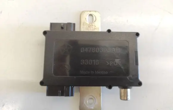 Chrysler 300M Antenna control unit 04760303AB 33016