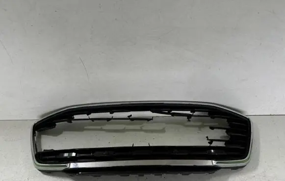 Ford Puma Front bumper upper radiator grill L1TB-8B271-B