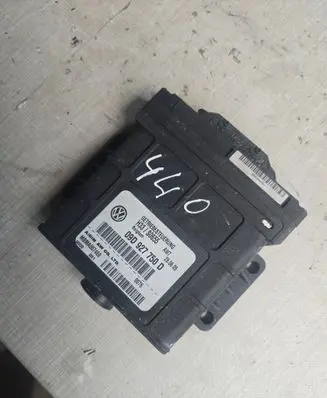Volkswagen Touareg I Gearbox control unit/module H33S0655 MBMA007468 09D927750D
