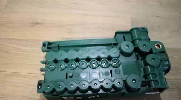 BMW 5 E39 Fuse module 8387541