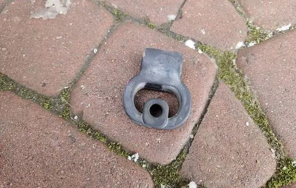 Opel Corsa E Muffler mount bracket/holder 55702861