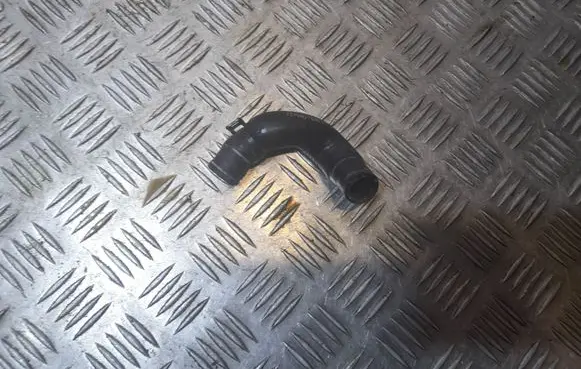 Audi A8 S8 D4 4H Engine coolant pipe/hose 079121058J