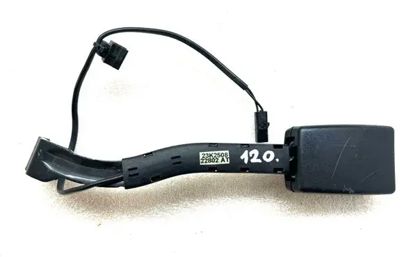 Volkswagen PASSAT B6 Front seatbelt buckle