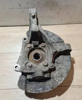 Volvo V70 Front wheel hub 9461944