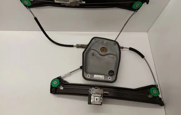 Volkswagen Eos Front door electric window regulator 1Q2837401AA
