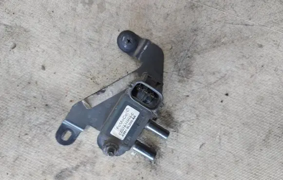 Ford Galaxy Exhaust gas pressure sensor AV615L200AA CZQ7A11H10C