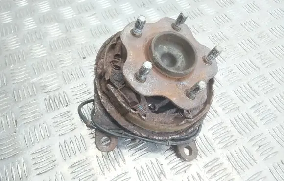 Rear wheel hub spindle/knuckle