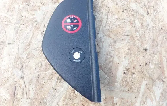 Hyundai i30 Dashboard side end trim 847182L000