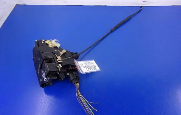 Skoda Octavia Mk2 (1Z) Front door lock