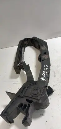 Mercedes-Benz E W211 Accelerator throttle pedal A2113000404 2113000404