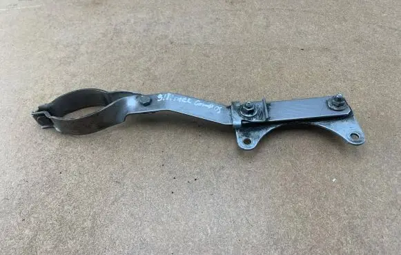 BMW 3 E46 Muffler mount bracket/holder 18207522914 7522914 18207522915