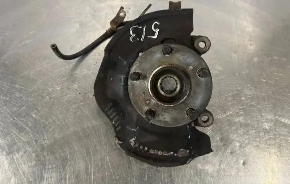 Toyota Auris 150 Front wheel hub spindle knuckle 8954202060