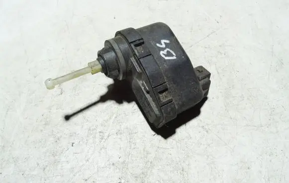 Headlight level adjustment motor