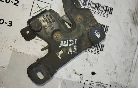 Engine bonnet/hood lock/catch