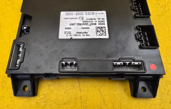 Tesla Model S Comfort/convenience module 101090700G