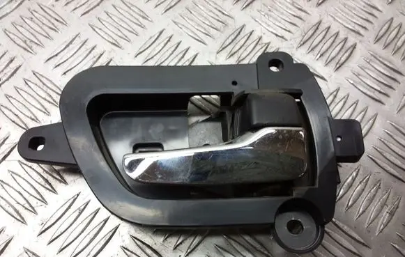 Mitsubishi Outlander Front door interior handle