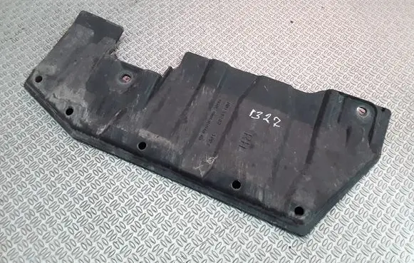 Center/middle under tray cover