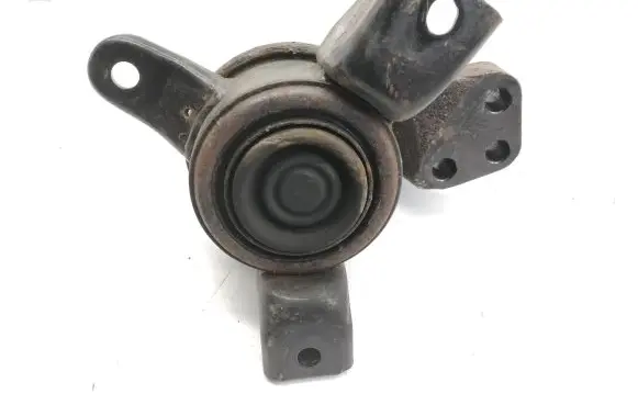 KIA Venga Engine mount bracket