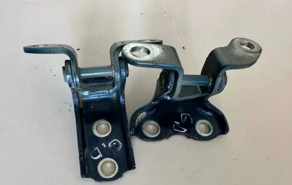 Toyota Avensis T250 Rear door hinge set 