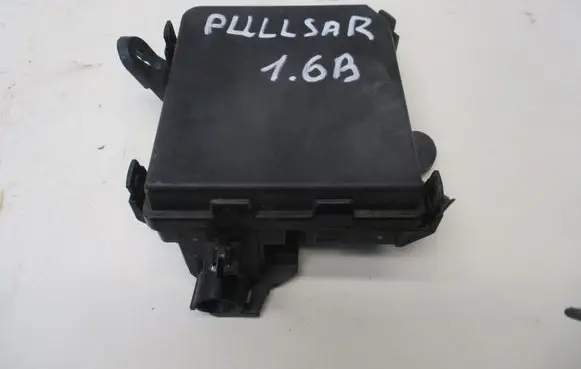 Nissan Pulsar Fuse box cover