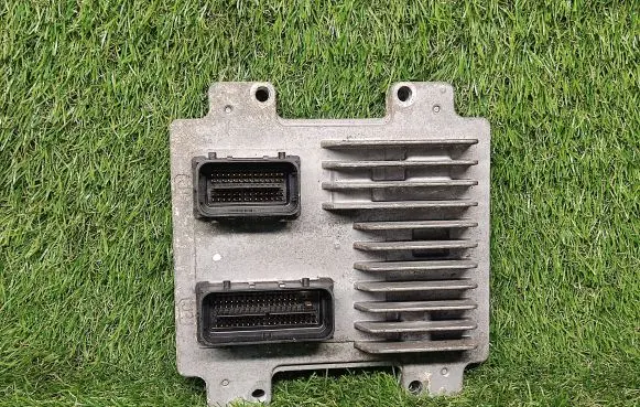 Opel Astra J Engine control unit/module ECU 12639891 12636386
