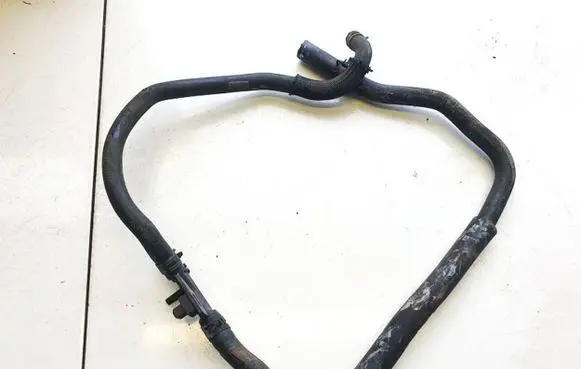 Toyota Avensis T270 Engine coolant pipe/hose