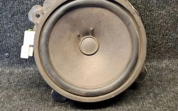 Chevrolet Captiva Front door speaker 96673538