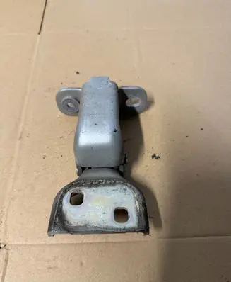 Opel Vivaro Front door upper hinge 