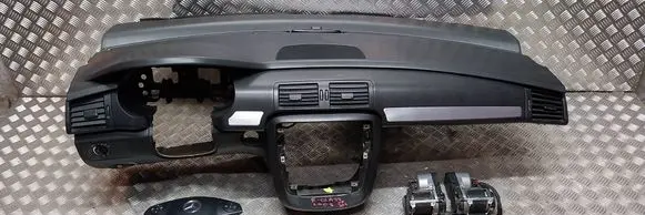 Mercedes-Benz R W251 Dashboard 