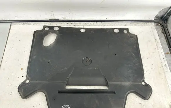 Audi Q5 SQ5 8R Engine splash shield/under tray 8K1863822K 8K2863822K