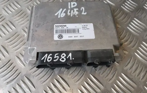 Volkswagen PASSAT B5 Engine control unit/module 3B0907557 5WP4250