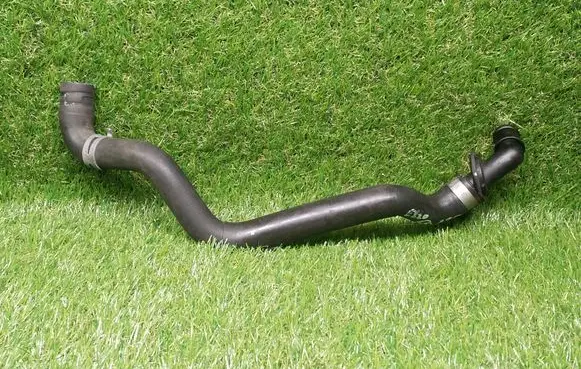 Mercedes-Benz E W211 Engine coolant pipe/hose A2118302796