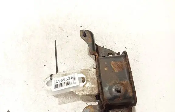 Ford Fiesta Engine mount bracket 8v517m121ae