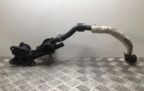 Volkswagen Tiguan Coolant heater control valve 03C121121D 03C121118D