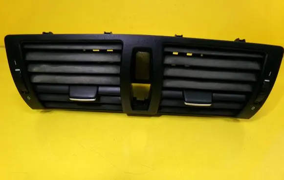 Dash center air vent grill