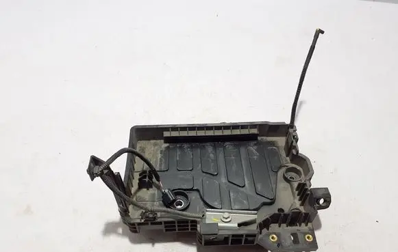 Battery bracket