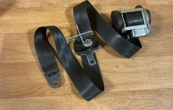 Peugeot 407 Front seatbelt B507743 6420102 0402066