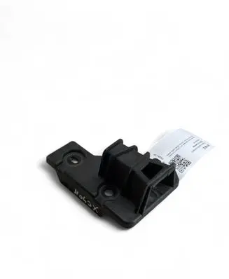 Volvo XC90 Front bumper mounting bracket 31353764