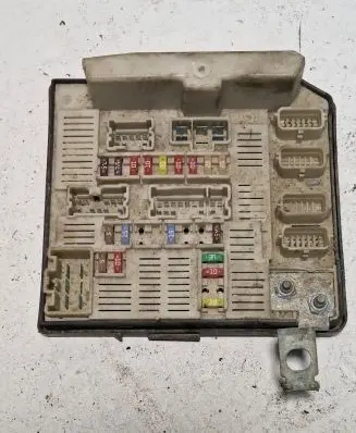 Renault Megane I Fuse module 8200481866 7190114361 519158675