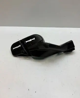 Opel Mokka B Fender mounting bracket 9825559780