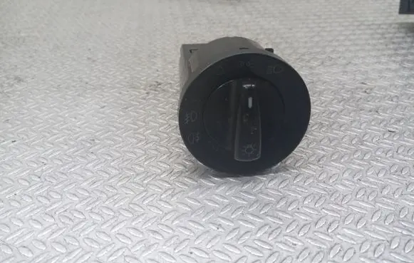 Volkswagen PASSAT B5.5 Light switch