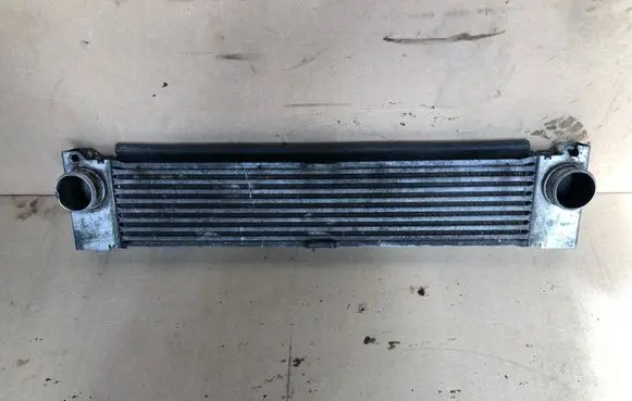 Mercedes-Benz Vito Viano W639 Intercooler air channel guide A6395010201